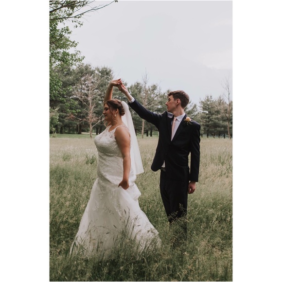 Wedding dress size 20 - Picture 2 of 7